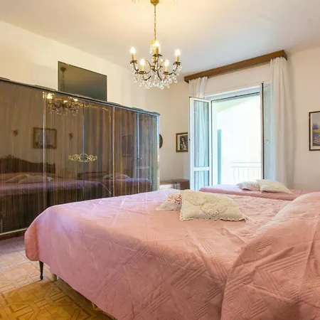 Oszałamiający W Z Wi-fi Apartament Cogorno